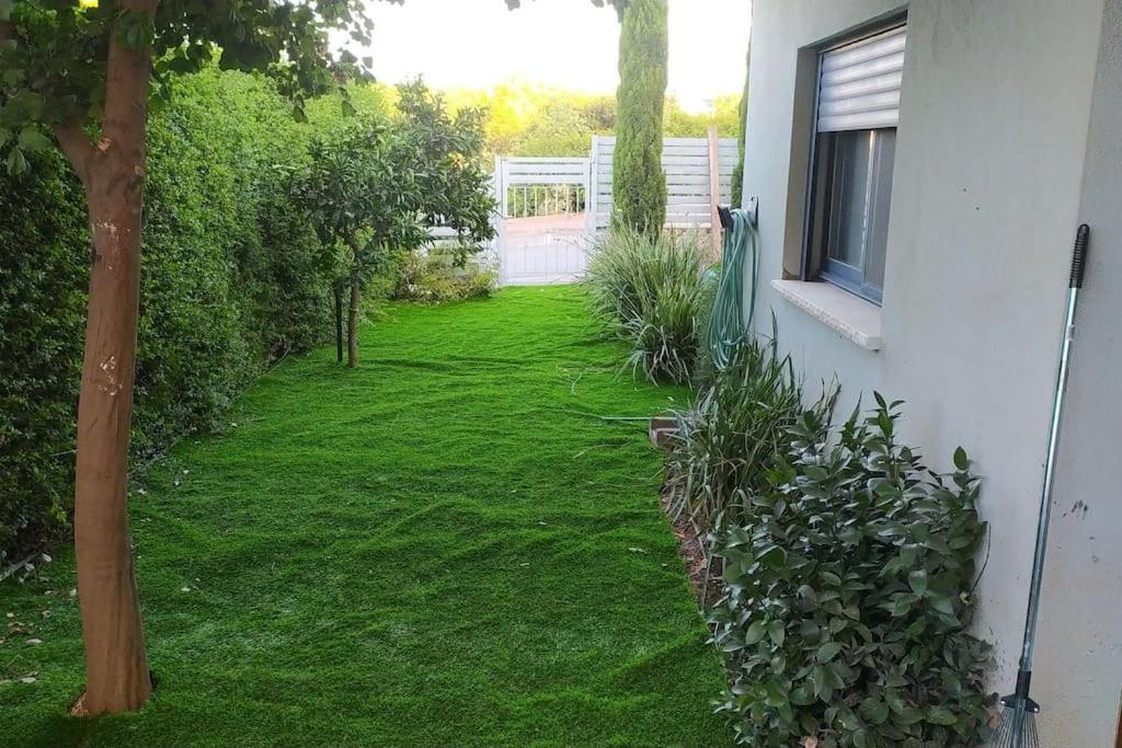 Shamaka'S Apartment Kefar Hananya Exterior photo
